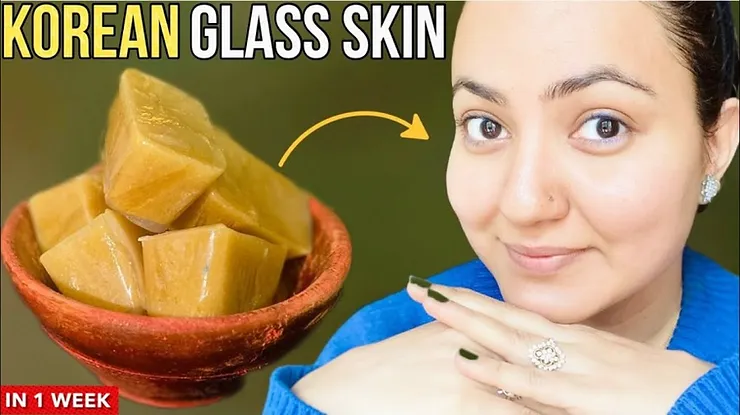 You are currently viewing How To Achieve Glass Skin Naturally At Home?